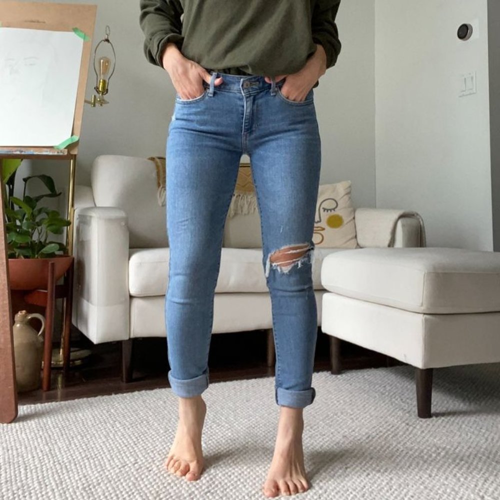 Levi's 711 Skinny Jeans Distressed Size 26